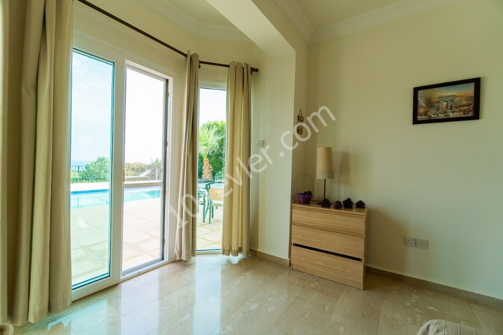 Villa For Sale in Karşıyaka, Kyrenia