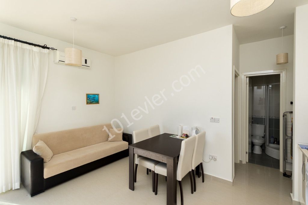 GIRNE ALSANCAK , 1+1  PENTHOUSE DAIRE , 50 M2+35M2 TERAS , BALKON  , ESYALI ,DENIZ VE DAG  MANZARALI 