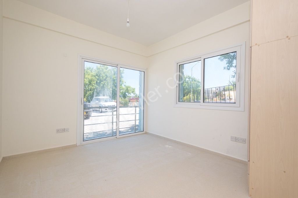 GIRNE LAPTA , GENIS 2+1 APARTMENT ,85 M2 ,LARGE BALCONY , SHARED POOL , PARKING , WITH VIEW ** 