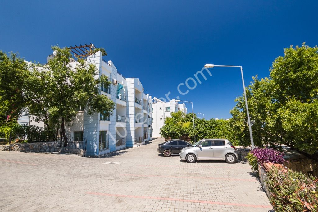 GIRNE LAPTA , GENIS 2+1 APARTMENT ,85 M2 ,LARGE BALCONY , SHARED POOL , PARKING , WITH VIEW ** 