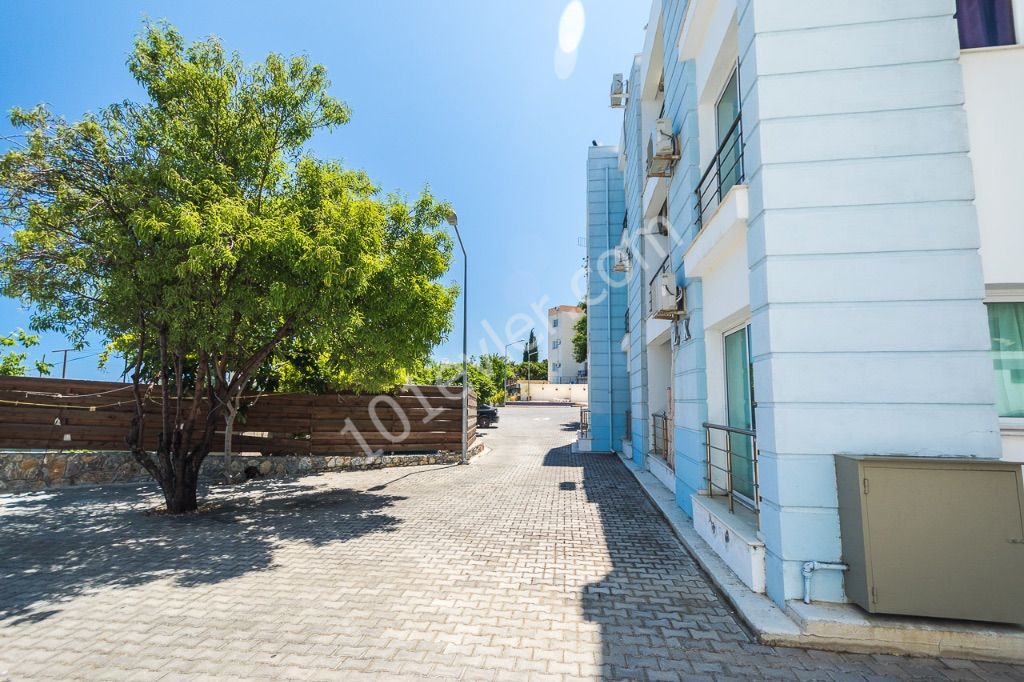 GIRNE LAPTA , GENIS 2+1 APARTMENT ,85 M2 ,LARGE BALCONY , SHARED POOL , PARKING , WITH VIEW ** 