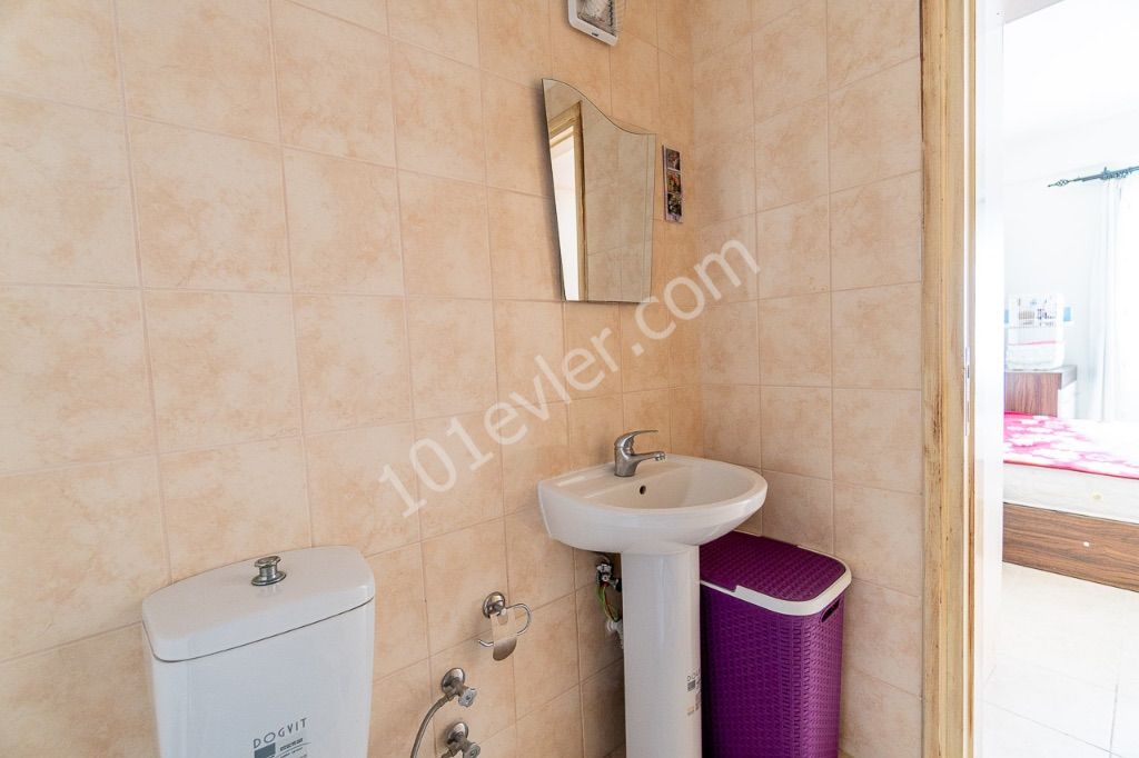 GIRNE ALSANCAK , POOLSIDE , SPACIOUS 3+1 APARTMENT , CLOSE TO EVERYWHERE , PARKING , ESYALI ** 