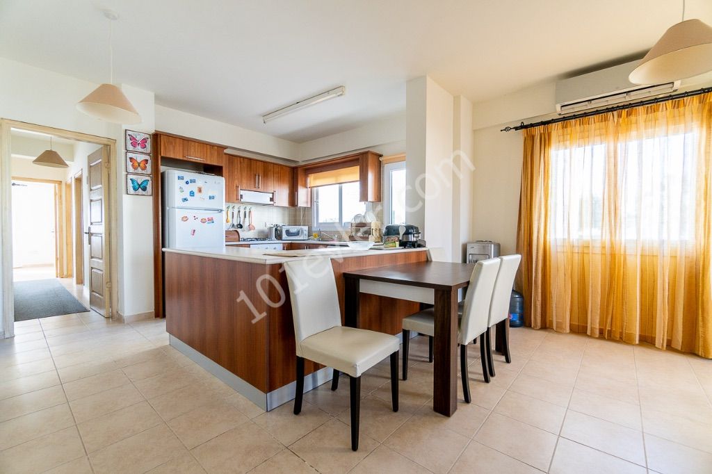 GIRNE ALSANCAK , POOLSIDE , SPACIOUS 3+1 APARTMENT , CLOSE TO EVERYWHERE , PARKING , ESYALI ** 