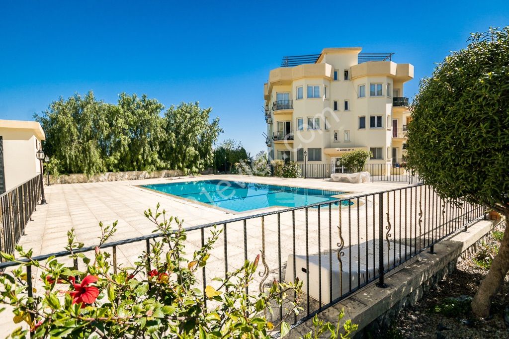 GIRNE ALSANCAK , POOLSIDE , SPACIOUS 3+1 APARTMENT , CLOSE TO EVERYWHERE , PARKING , ESYALI ** 