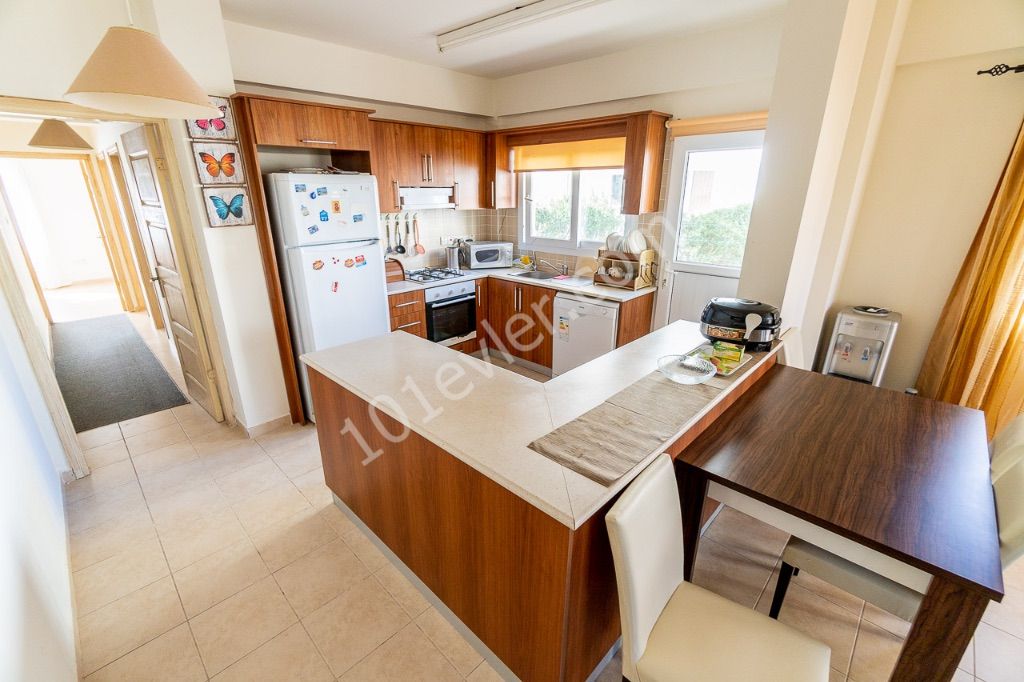 GIRNE ALSANCAK , POOLSIDE , SPACIOUS 3+1 APARTMENT , CLOSE TO EVERYWHERE , PARKING , ESYALI ** 