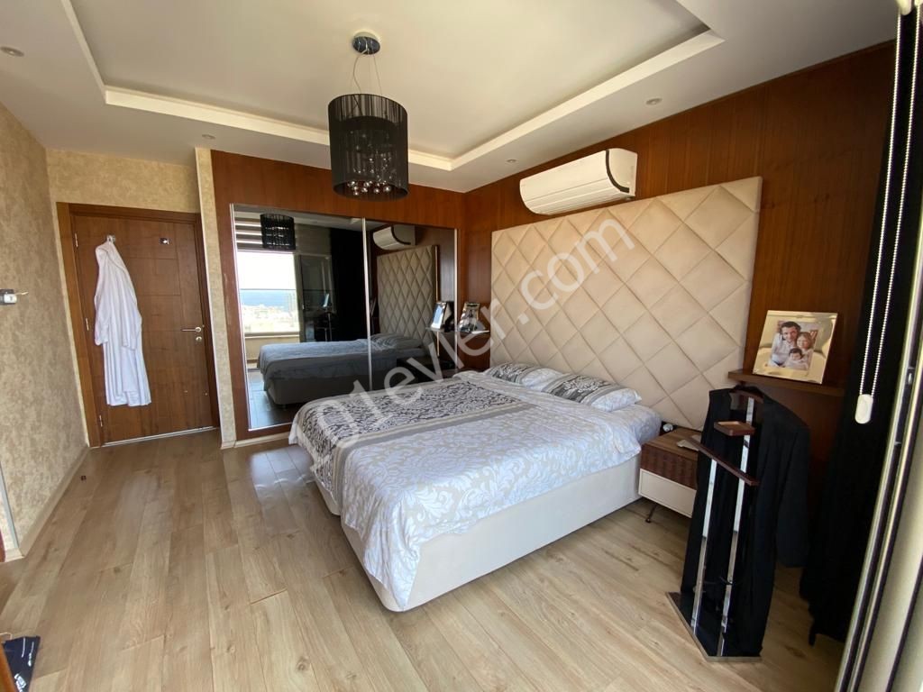 3+1 FULLY FURNISHED PENTHOUSE FOR RENT IN THE CENTER OF KYRENIA ** 