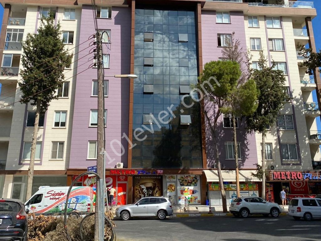 GİRNE MERKEZDE 3+1 FULL EŞYALI KİRALIK PENTHOUSE