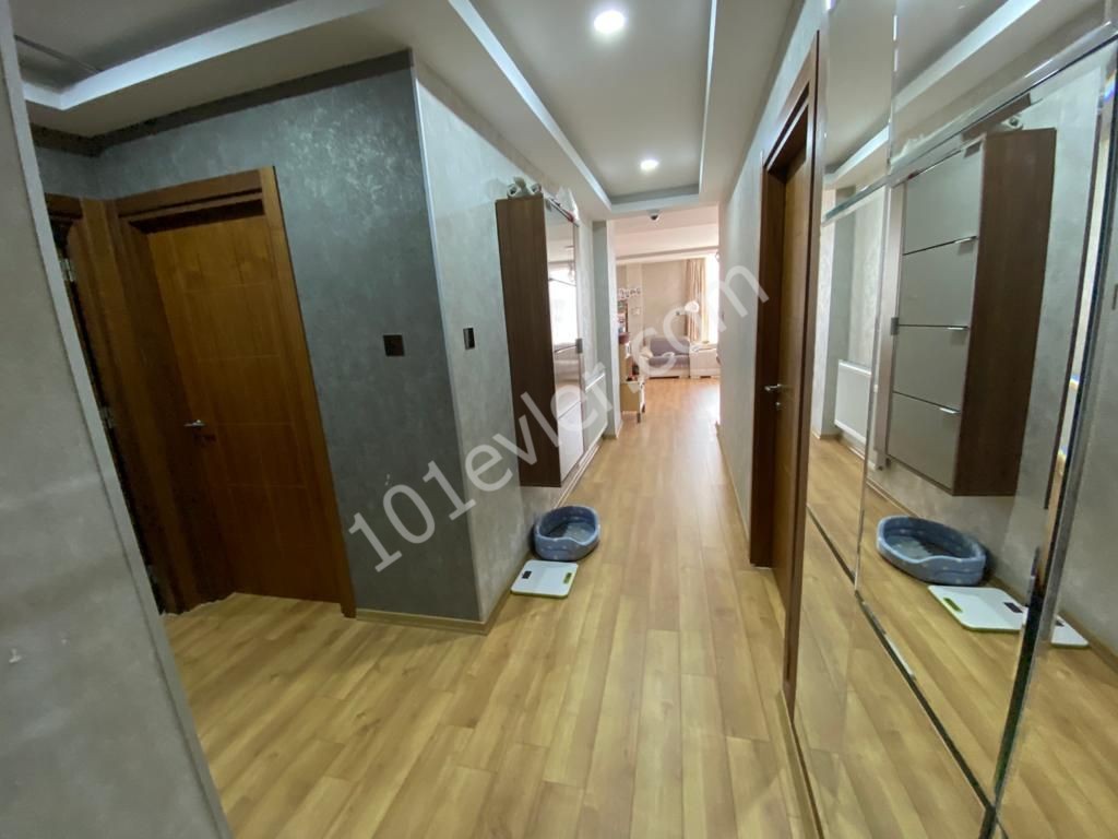 GİRNE MERKEZDE 3+1 FULL EŞYALI KİRALIK PENTHOUSE