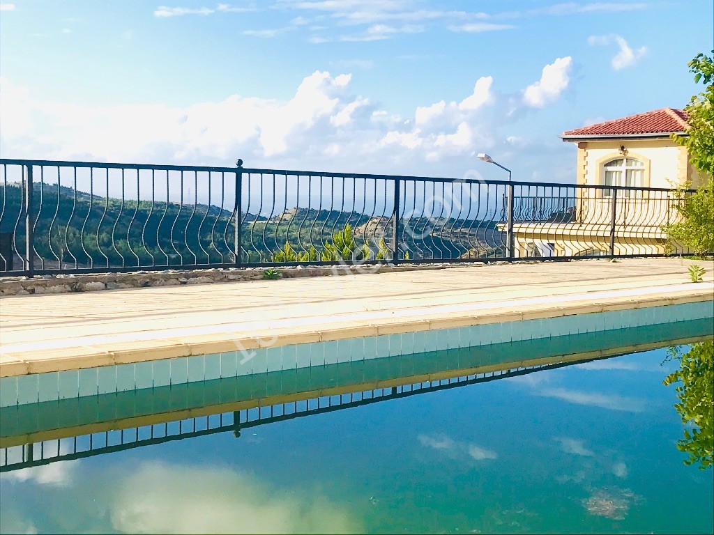 GIRNE ARAPKOY , MUSTAKIL HAVUZLU VILLA , MUHTESEM DENIZ VE DAG MANZARALI , 4  YATAK ODALI , GIRNE 15 DK. , KREDIYE UYGUN