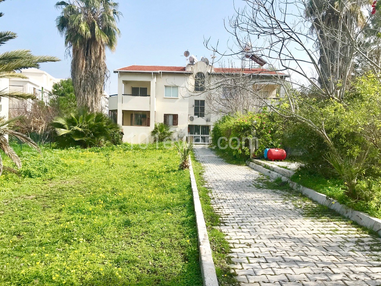 GIRNE KARAOGLANOGLU , PRIVATE GARDEN , VERY SPACIOUS 3-BEDROOM , GAU CIVARI , CLOSE TO EVERYWHERE TEL : 0542 8671000 ** 