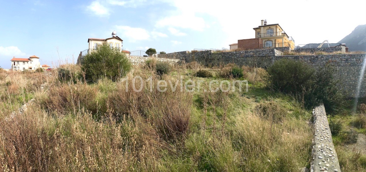 Residential Zoned Plot For Sale in Arapköy, Kyrenia