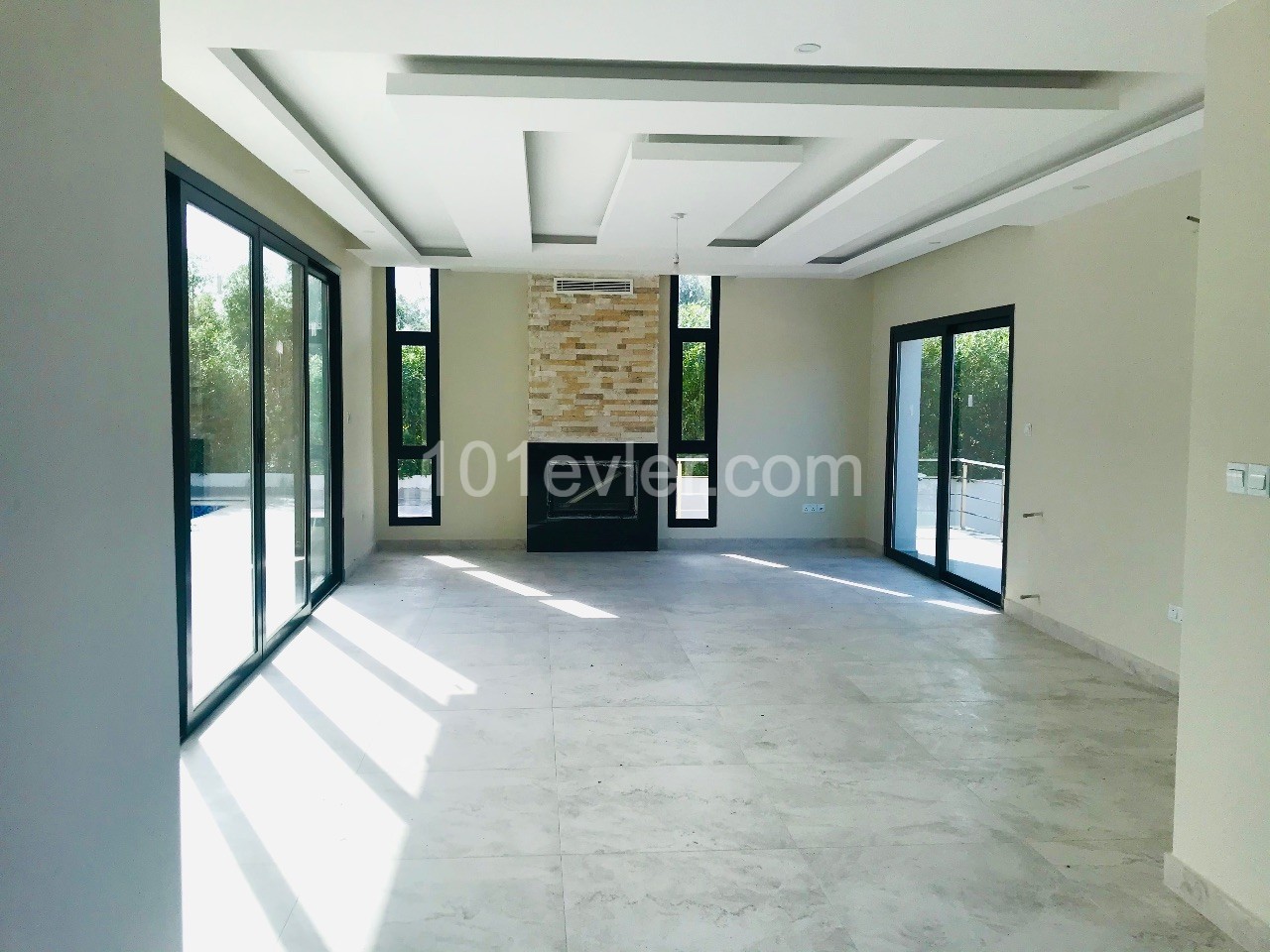 GIRNE CATALKOY , NEW VILLA WITH DETACHED POOL ,MODERN ARCHITECT , CLOSE TO EVERYWHERE , 4 BEDROOMS , 280 M2 , TEL : 0542 8671000 ** 