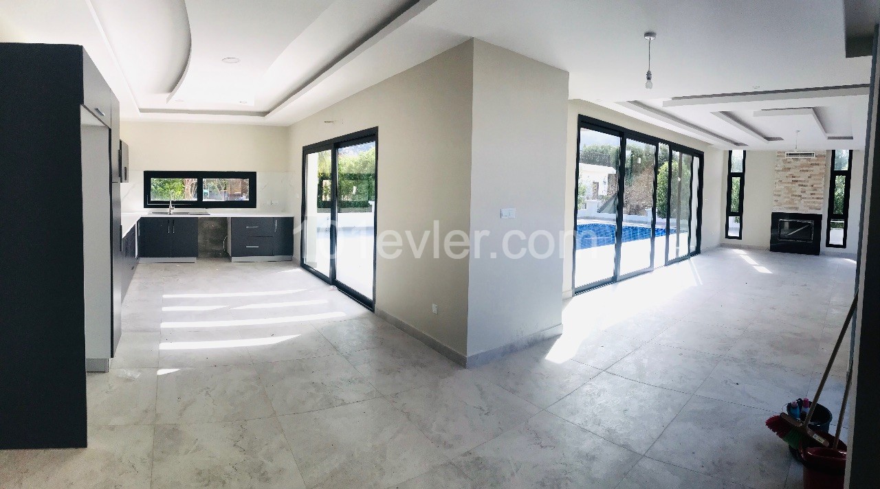 GIRNE CATALKOY , MUSTAKIL HAVUZLU YENI VILLA ,MODERN MIMARI , HERYERE YAKIN , 4 YATAK ODALI , 280 M2 , TEL : 0542 8671000