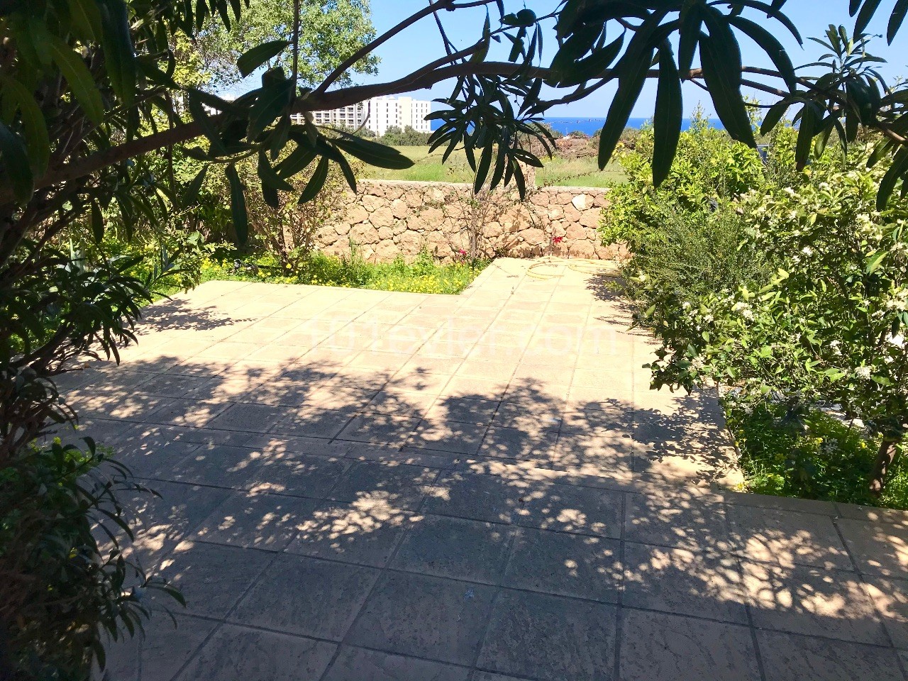 Villa For Sale in Çatalköy, Kyrenia