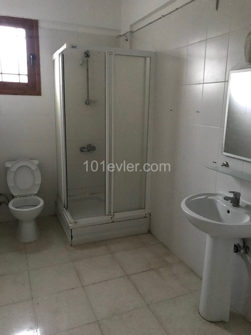 Flat To Rent in Zeytinlik, Kyrenia