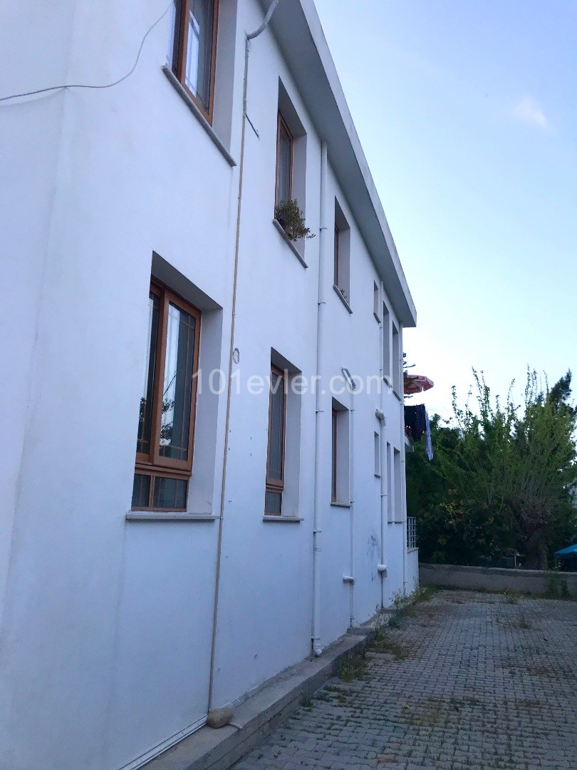 Flat To Rent in Zeytinlik, Kyrenia