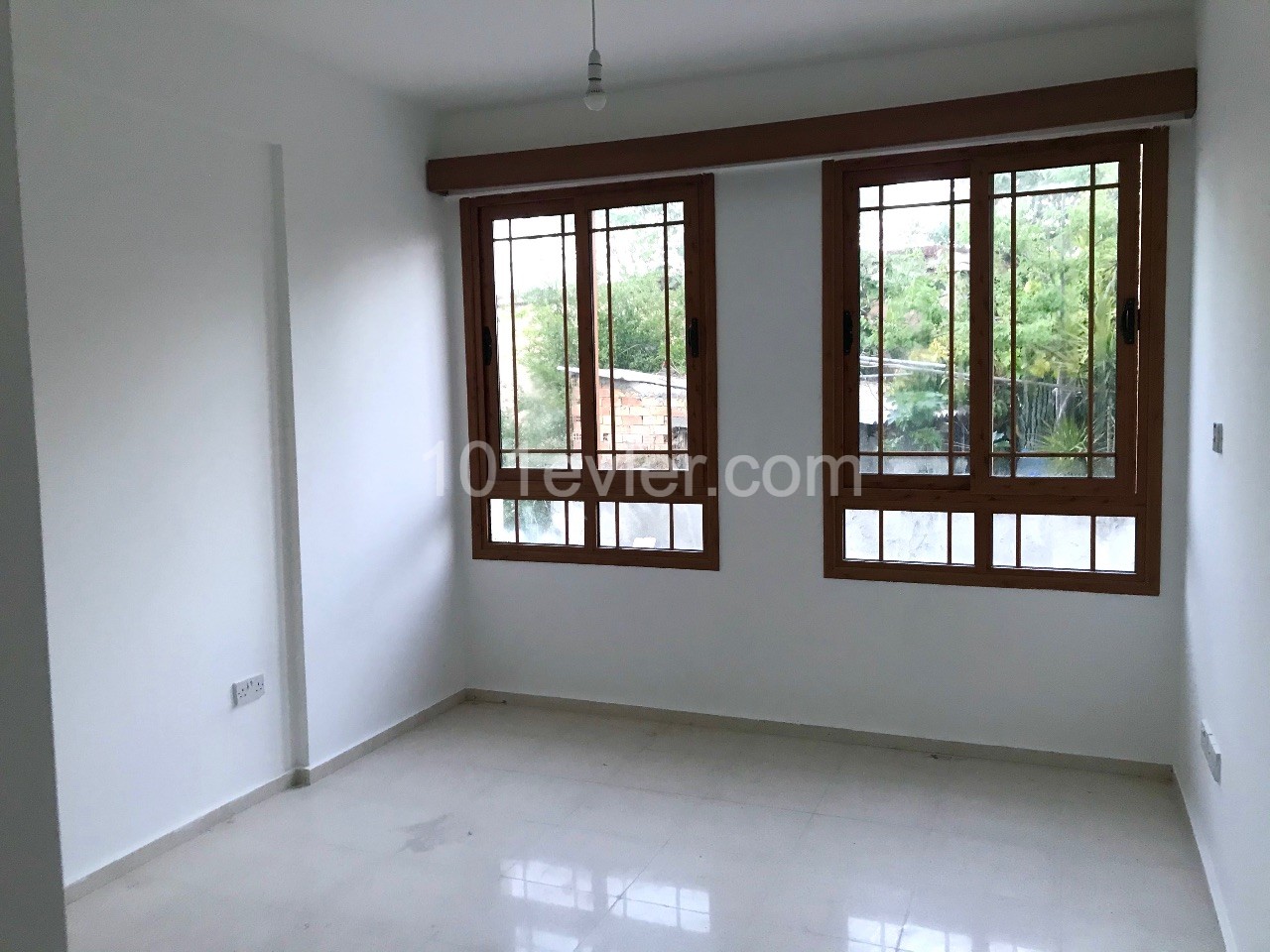 Flat To Rent in Zeytinlik, Kyrenia