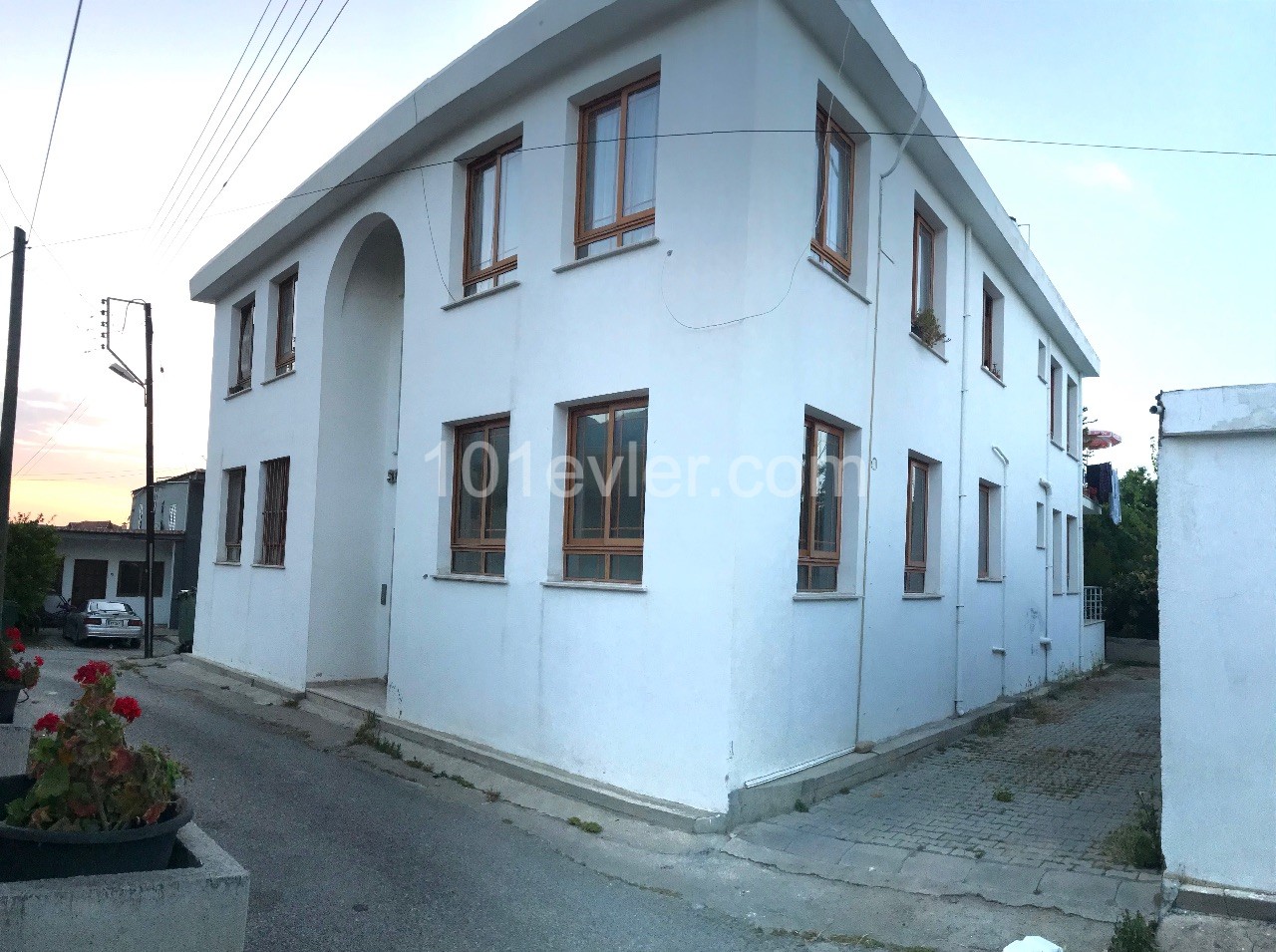 Flat To Rent in Zeytinlik, Kyrenia