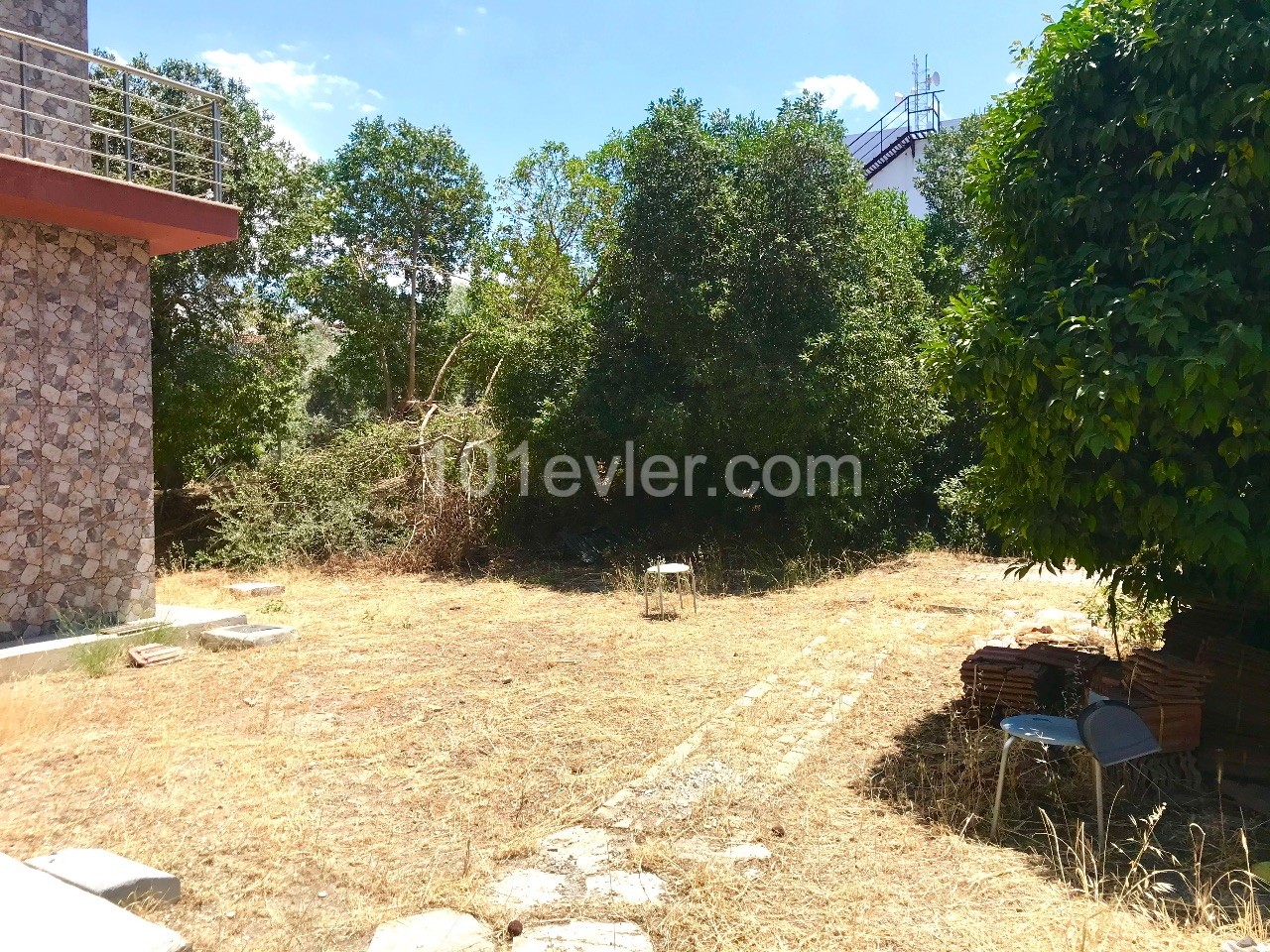 GIRNE KARAOGLANOGLU , MUSTAKIL VILLA 250 M2, ON THE GAU ROAD, ON THE HIGHWAY, SUITABLE FOR DECOMMISSIONING, 700 M2 PLOT ** 