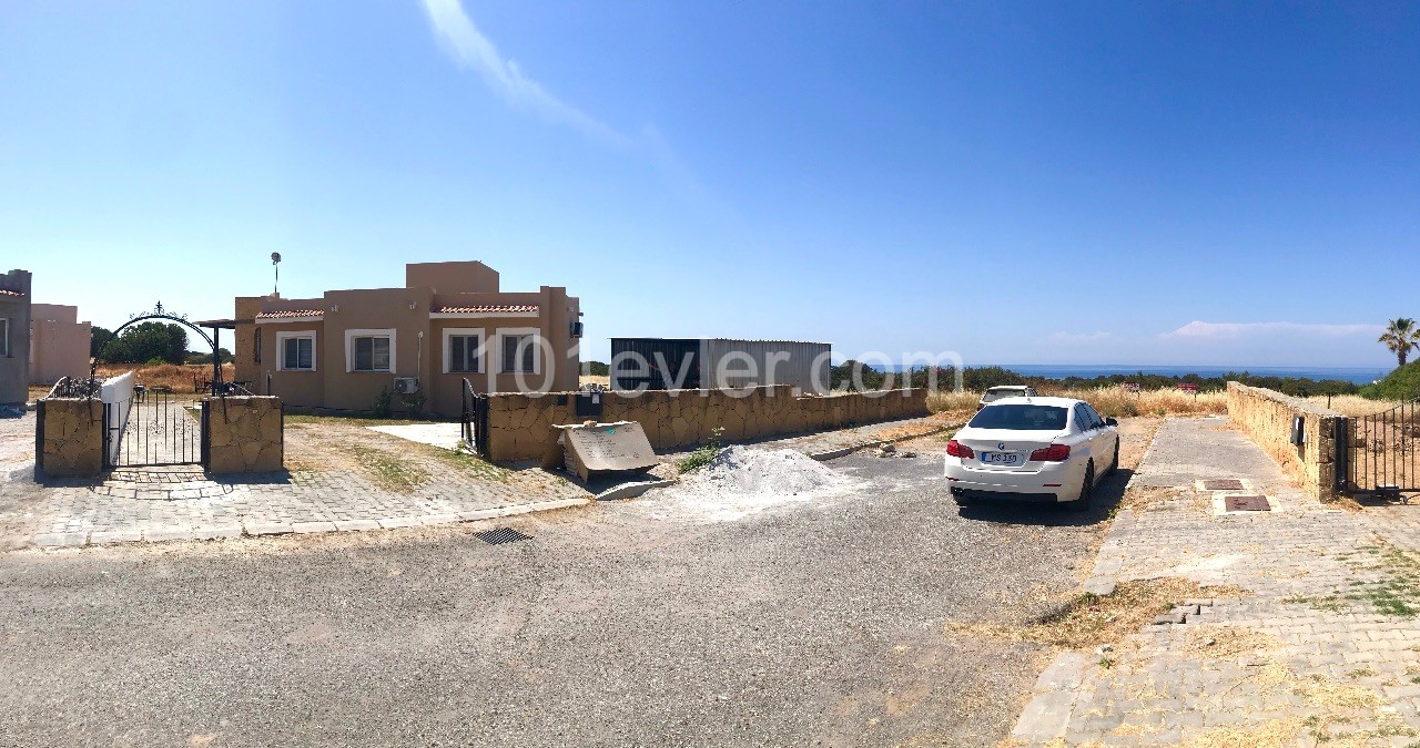 GIRNE TATLISU , MUSTAKIL BUNGALOW VILLA , DENIZ VE DAG MANZARALI , DENIZE 200M , 3 YATAK ODALI 