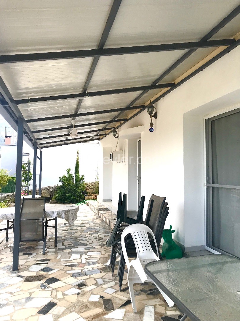 GIRNE CATALKOYDE, MUSTAKIL BUNGALOW LLOGARA HAUS , 3 SCHLAFZIMMER, 1 SCHLAFZIMMER MISAFIR HAUS, GROßES GRUNDSTÜCK , ZUSÄTZLICHE TAUSEND ** 