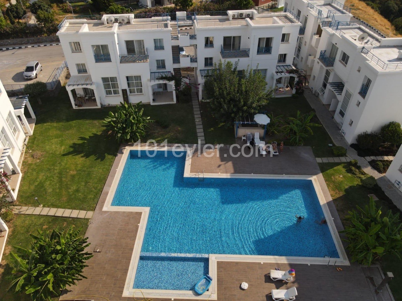 GIRNE-ALSANCAK , 2+1 PENTHOUSE , FURNISHED , GREAT SEA AND MOUNTAIN VIEWS , POOL , CLOSE TO BEACH