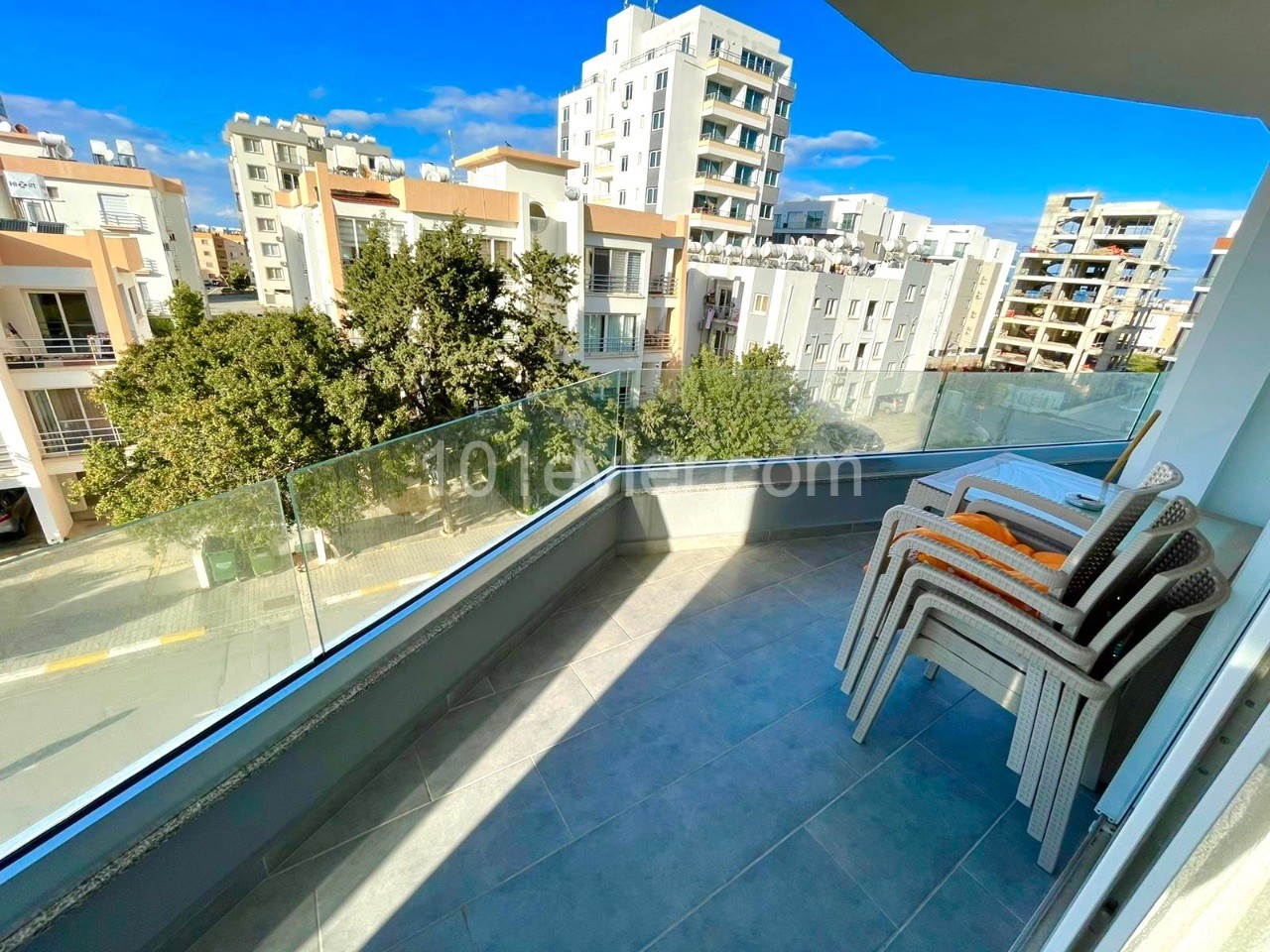 CENTER OF KYRENIA, CLOSE TO THE SEA, ELITE KASKAR REGION OF GIRNE, SUPER LUKS, MODERN ARCHITECTURE, LARGE AND SPACIOUS 2+1 FLAT TEL: 05428671000 ** 