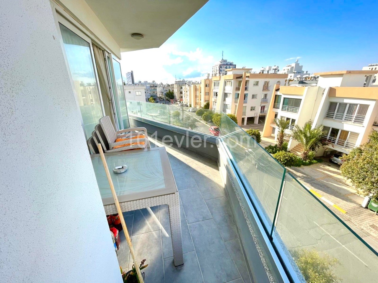 CENTER OF KYRENIA, CLOSE TO THE SEA, ELITE KASKAR REGION OF GIRNE, SUPER LUKS, MODERN ARCHITECTURE, LARGE AND SPACIOUS 2+1 FLAT TEL: 05428671000 ** 