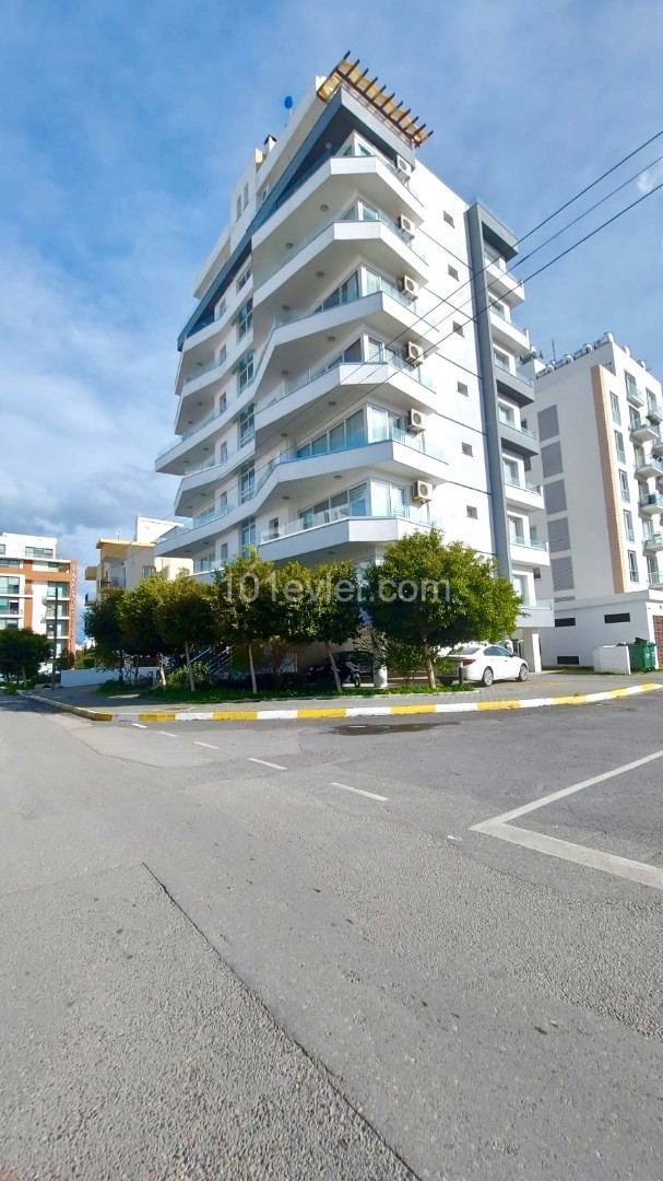 CENTER OF KYRENIA, CLOSE TO THE SEA, ELITE KASKAR REGION OF GIRNE, SUPER LUKS, MODERN ARCHITECTURE, LARGE AND SPACIOUS 2+1 FLAT TEL: 05428671000 ** 