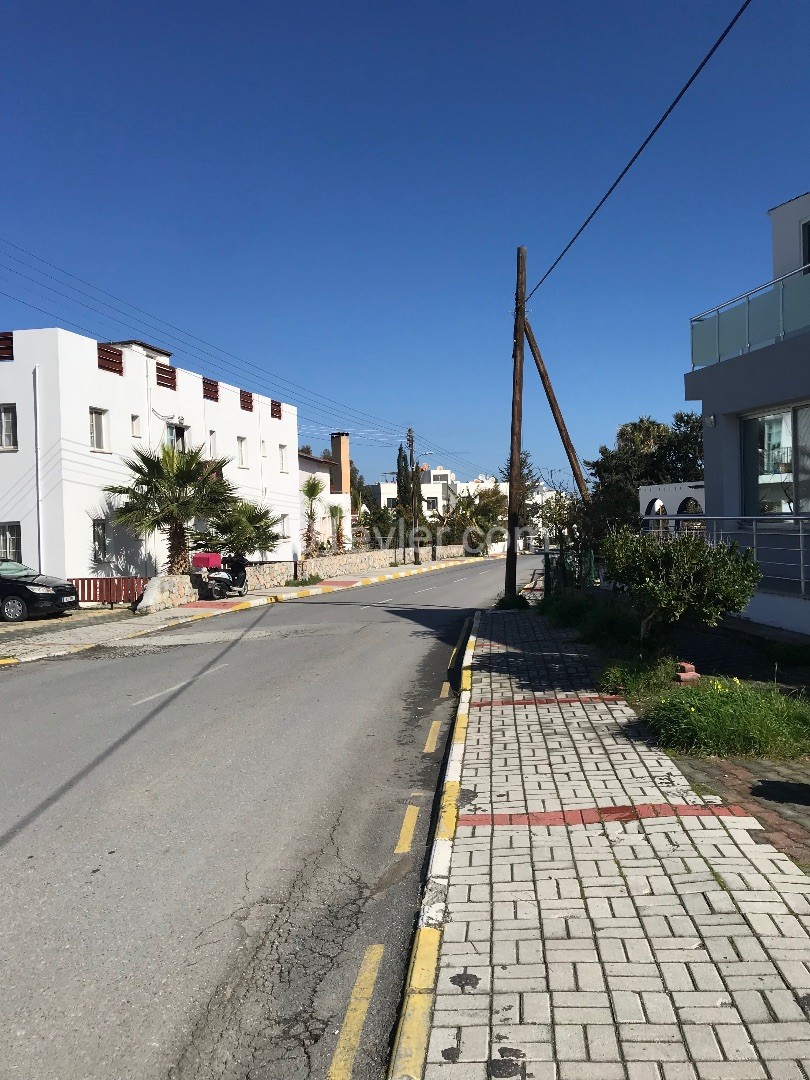 GIRNE KARAOGLANOGLU , DENIZE VE PLAJA 100M, KAYA PALAZZO CIVARI , BAHCELI DAIRE , HERYERE YAKIN