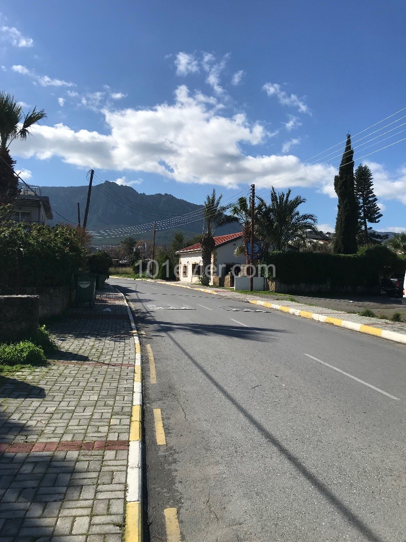 GIRNE KARAOGLANOGLU , DENIZE VE PLAJA 100M, KAYA PALAZZO CIVARI , BAHCELI DAIRE , HERYERE YAKIN