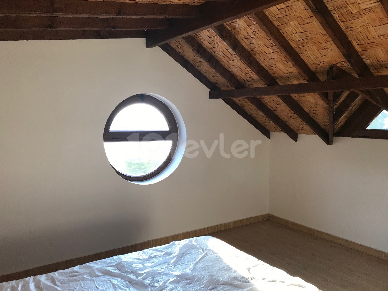 GIRNE-LAPTA , DENIZ KENARINDA MUSTAKIL VILLA , 6 YATAK ODALI , HAVUZLU ,MANZARALI TEL : 0542 867 1000 ONER