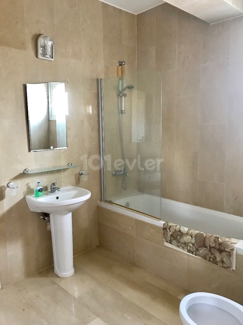 GIRNE-LAPTA , DENIZ KENARINDA MUSTAKIL VILLA , 6 YATAK ODALI , HAVUZLU ,MANZARALI TEL : 0542 867 1000 ONER