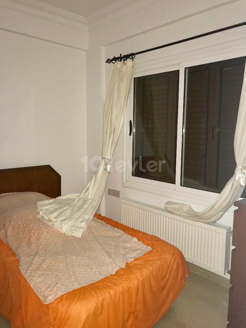 GIRNE-LAPTA , DENIZ KENARINDA MUSTAKIL VILLA , 6 YATAK ODALI , HAVUZLU ,MANZARALI TEL : 0542 867 1000 ONER