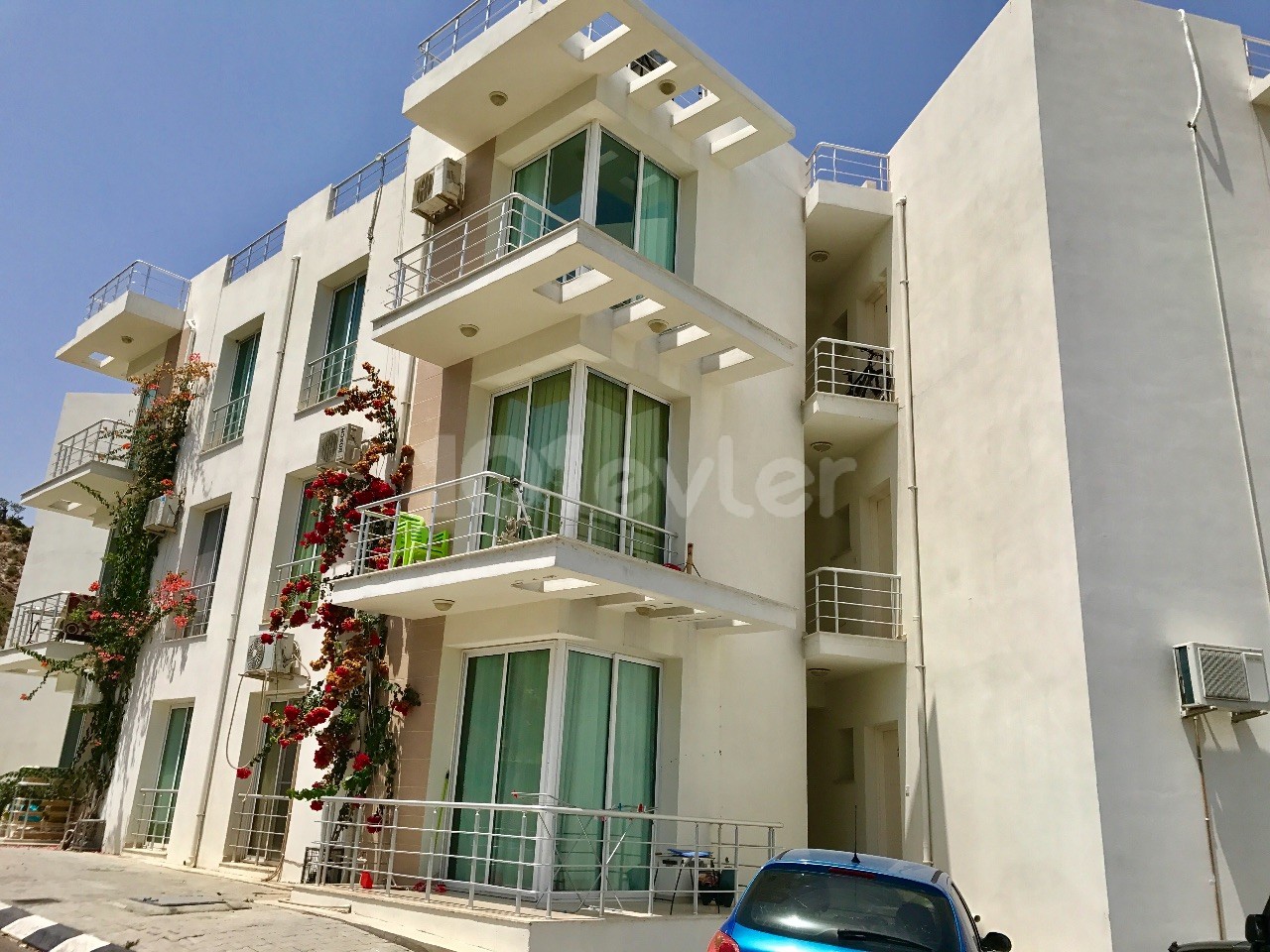 GIRNE ALSANCAK , 1 BEDROOM WITH BALCONY , GREAT VIEWS , PRIVATE TERRACE , FURNISHED , READY TO MOVE IN