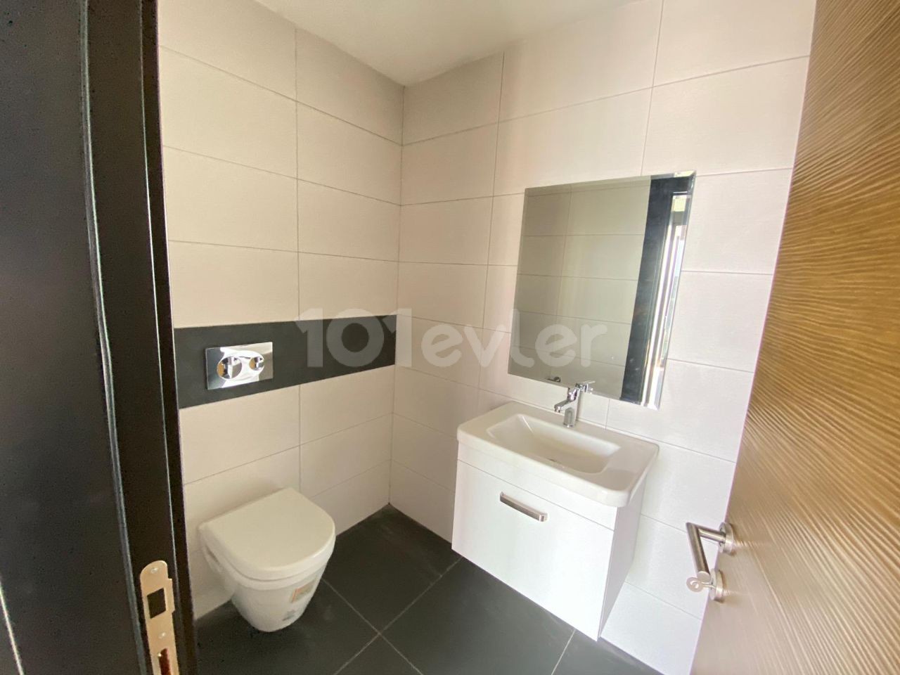 1+1 NEW FLAT FOR SALE IN A RESIDENCE IN KYRENIA