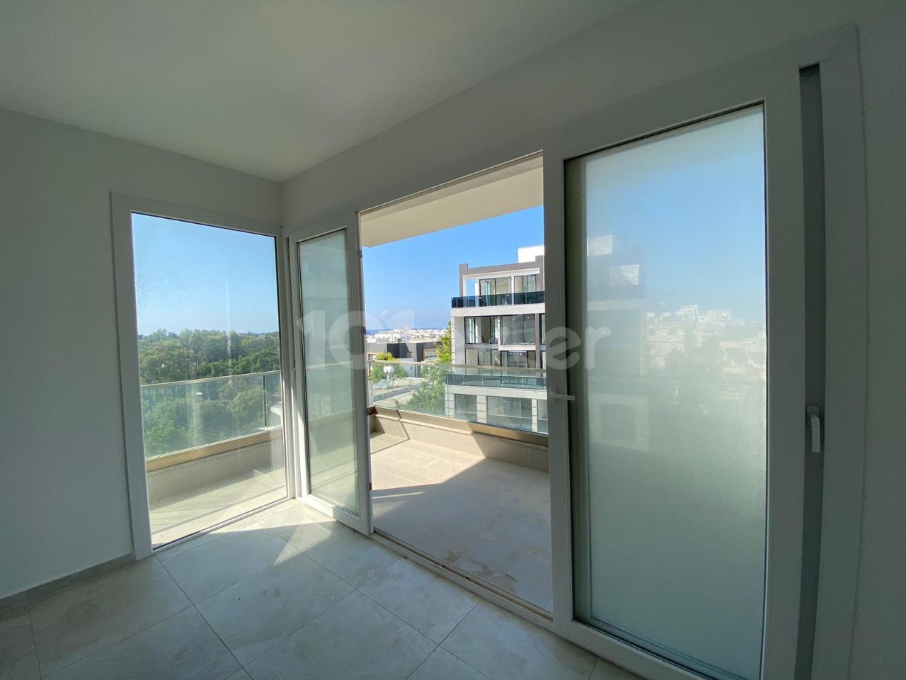 3+1 NEW FLAT FOR SALE IN KYRENIA CENTER