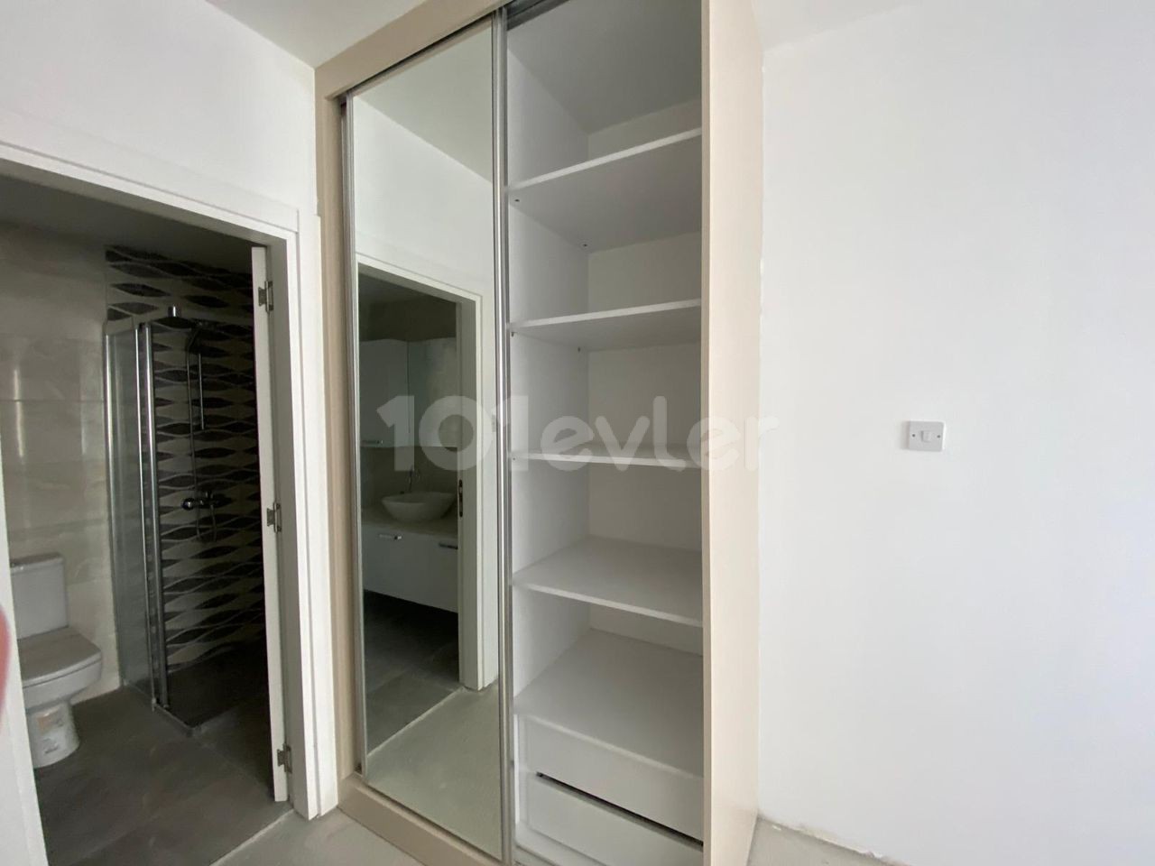 3+1 NEW FLAT FOR SALE IN KYRENIA CENTER