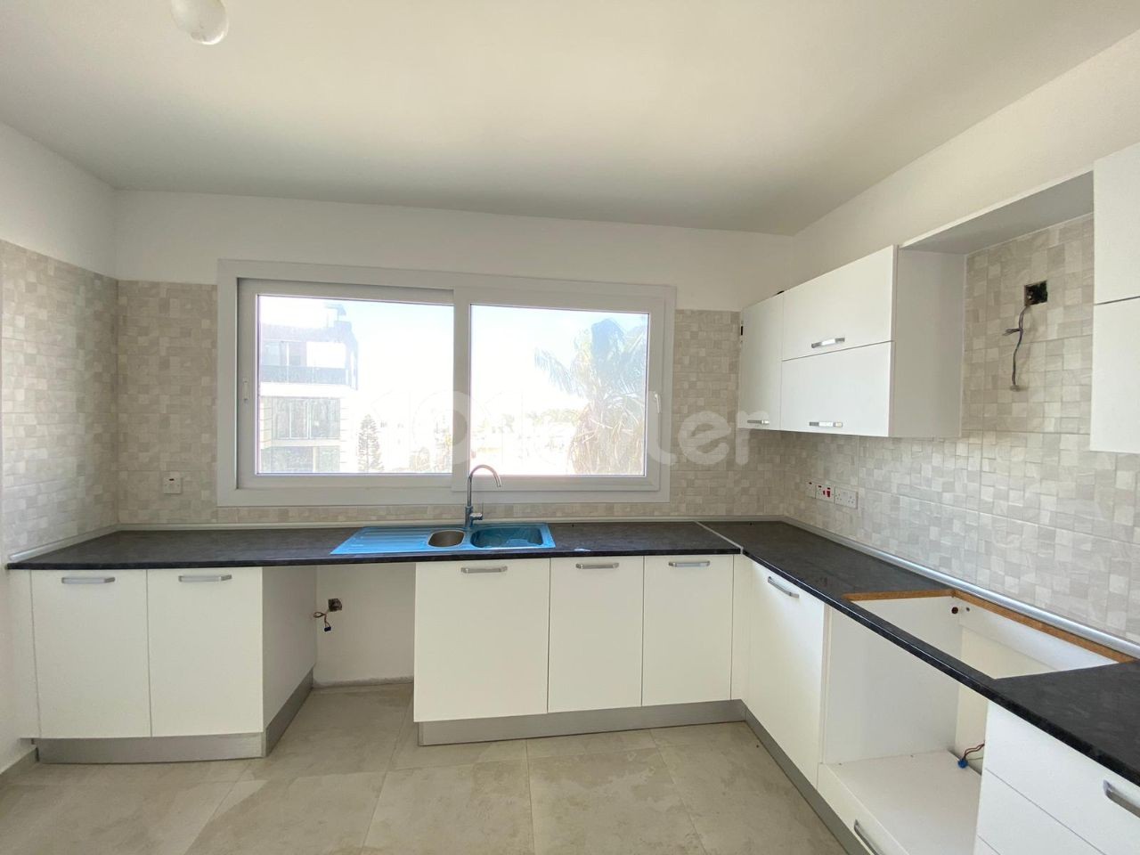 GİRNE MERKEZ'DE SATILIK 3+1 YENİ DAİRE