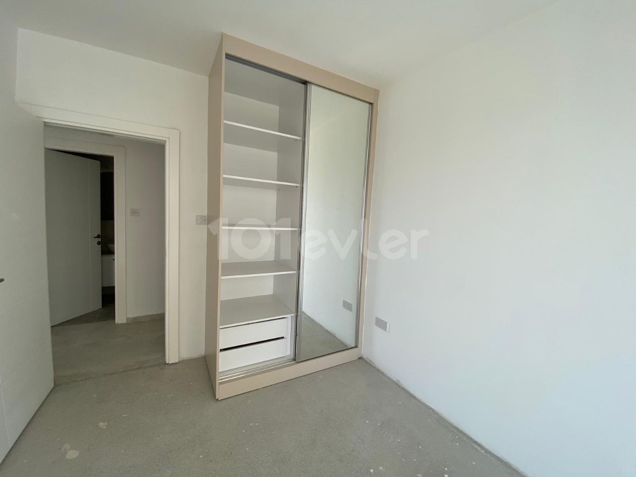 GİRNE MERKEZ'DE SATILIK 3+1 YENİ DAİRE