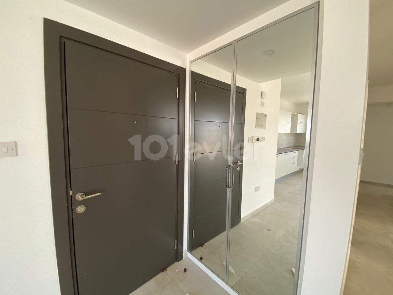 3+1 NEW FLAT FOR SALE IN KYRENIA CENTER