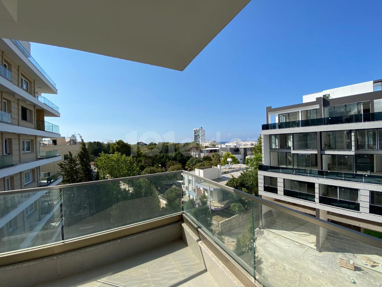 3+1 NEW FLAT FOR SALE IN KYRENIA CENTER