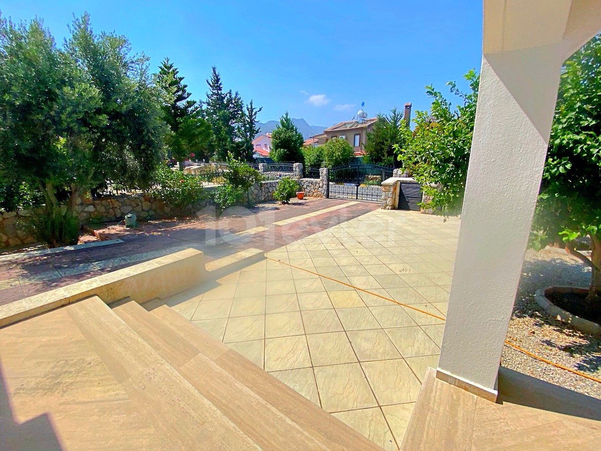 villa with the pool in Dogankoy