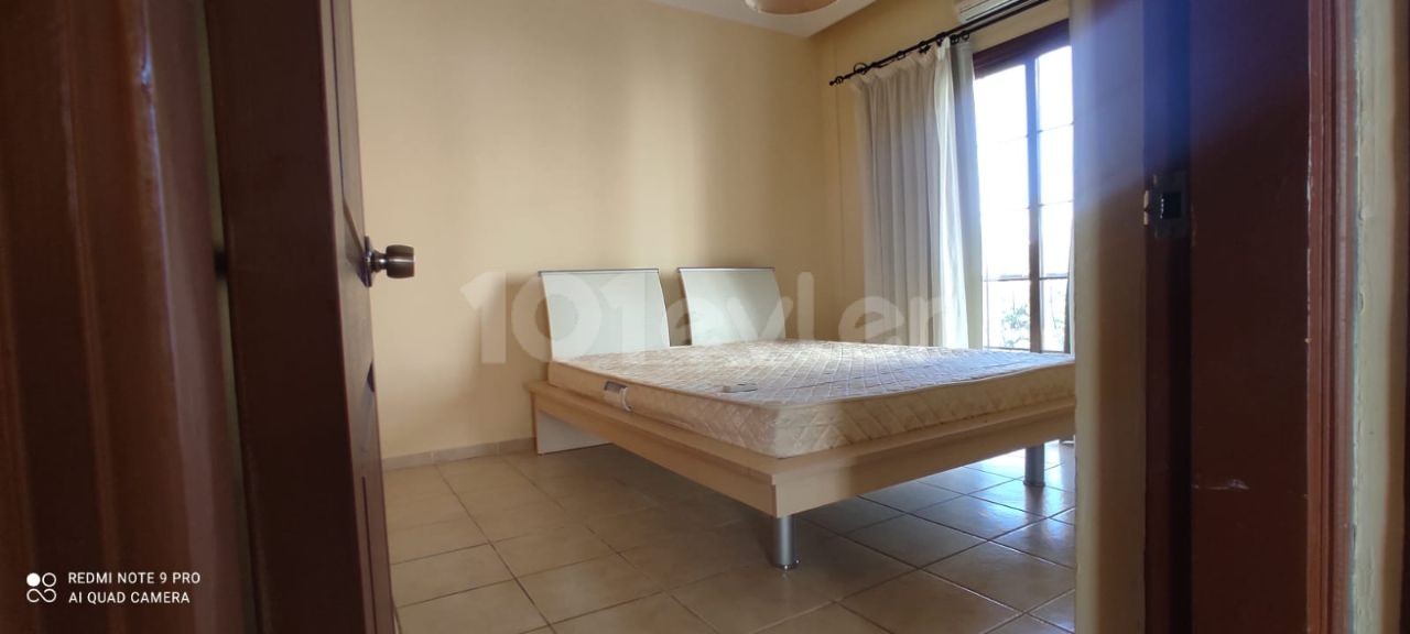 3+1 Wohnung zur jährlichen Miete im Zentrum von Kyrenia ** 