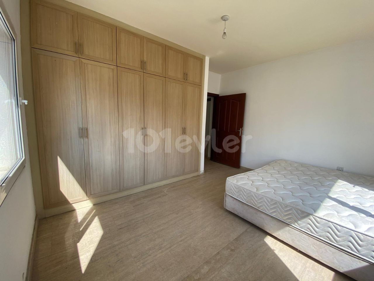 2+1 Flat For Sale In Kyrenia Center