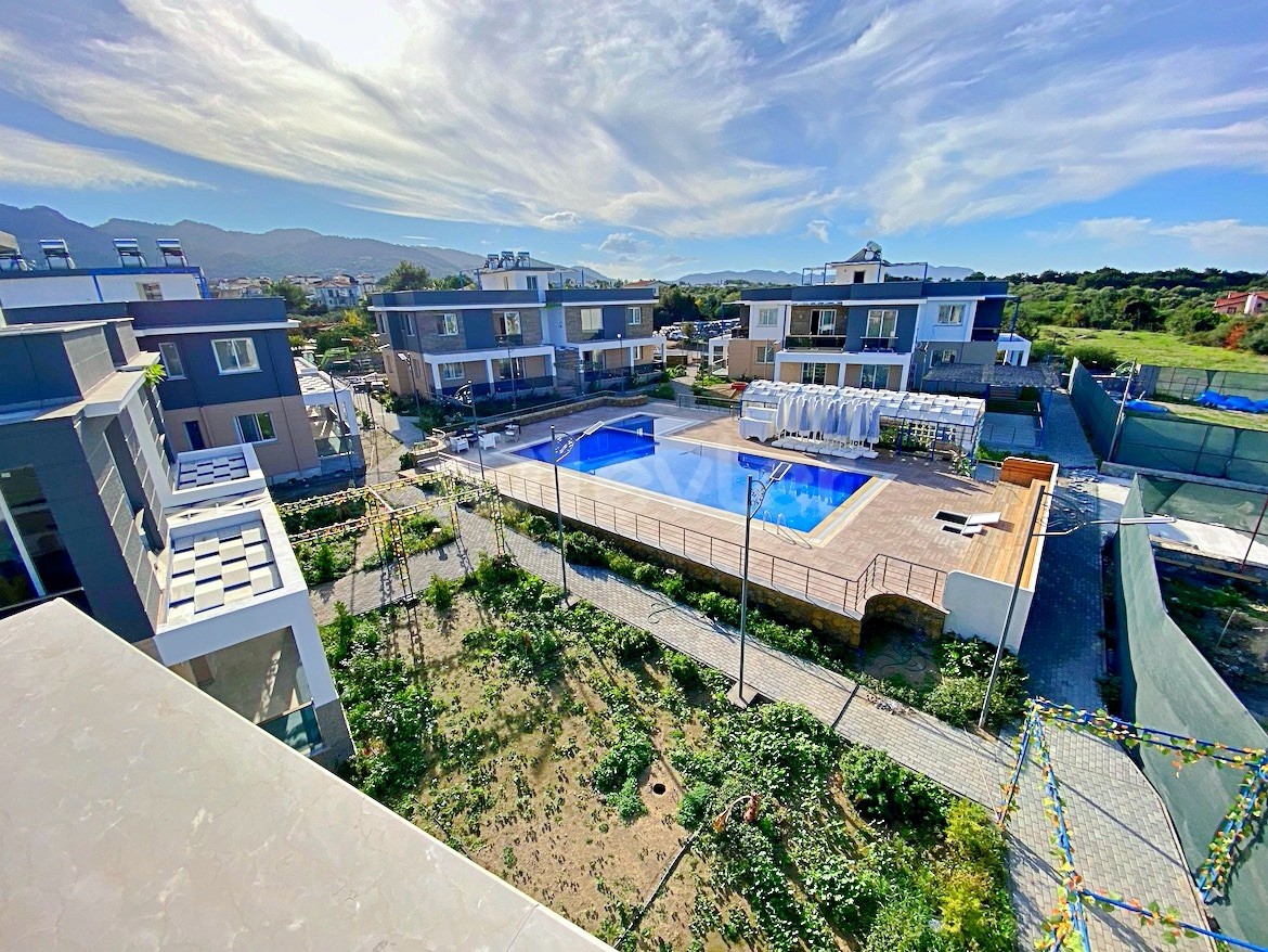 luxury apartment in the complex near the sea