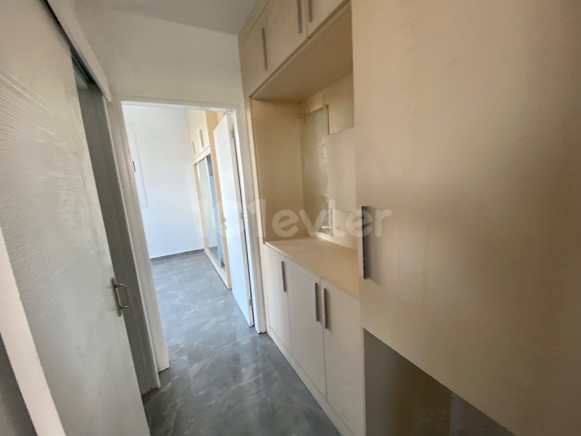 Denize sıfır havuzlu sitede 2+1 daire