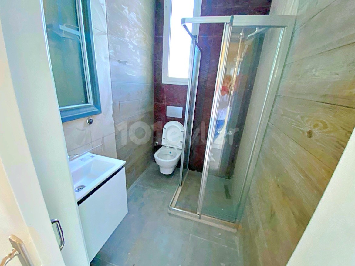 Denize sıfır havuzlu sitede 2+1 daire