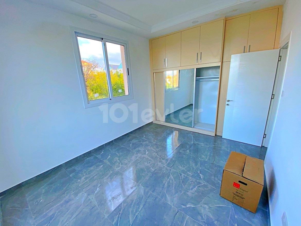 Denize sıfır havuzlu sitede 2+1 daire