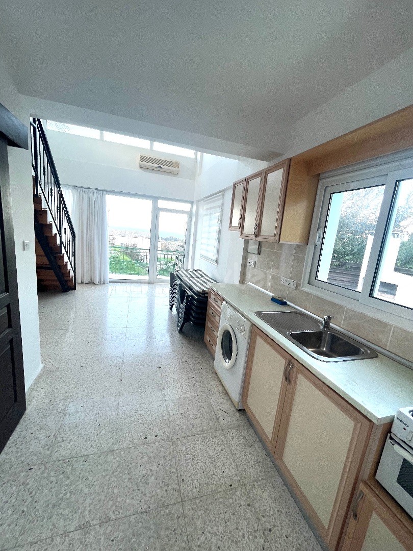 GIRNE LAPTA ,FIYAT DUSTU !!!!! 150000 GBP !!! 3 BUNGALOW  HAVUZLU SADECE 150000 GBP, DENIZ VE DAG MANZARALI  